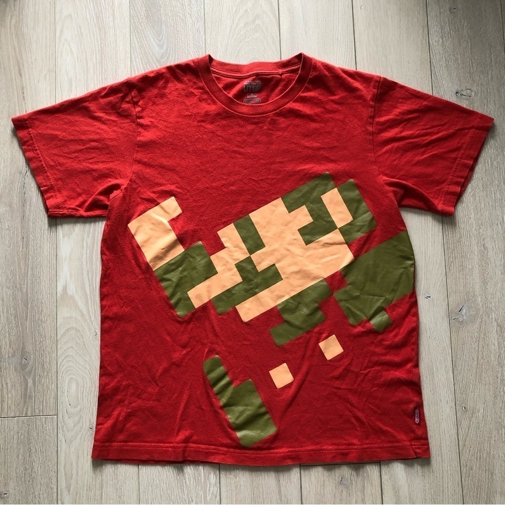 Uniqlo UT Nintendo Super Mario T-Shirt - Picture 1 of 11